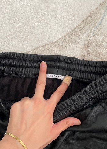 Kadın Siyah Deri Bol Kesim Midi Pantolon - Görsel 7