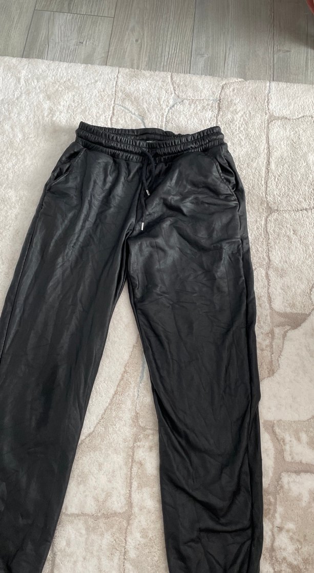 Kadın Siyah Deri Bol Kesim Midi Pantolon - Görsel 3