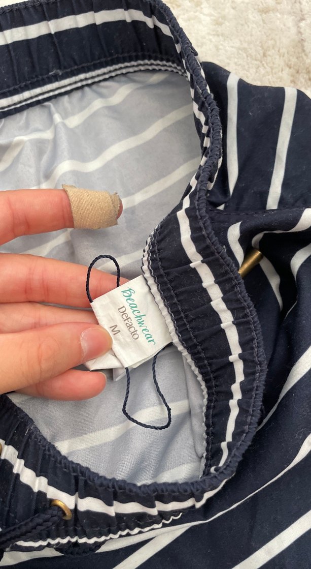 Düğmeli Lacivert Çizgili Mini Şort - Görsel 2