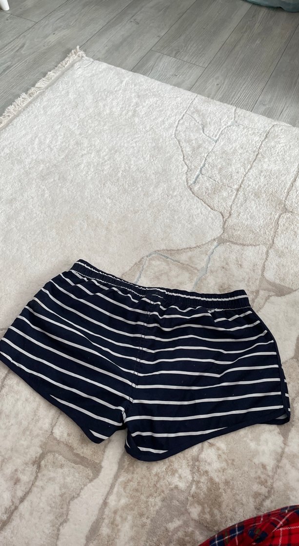 Düğmeli Lacivert Çizgili Mini Şort - Görsel 4