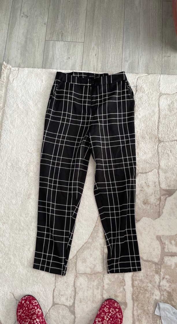 Kadın Siyah Ekose Kemerli Kumaş Pantolon - Görsel 2