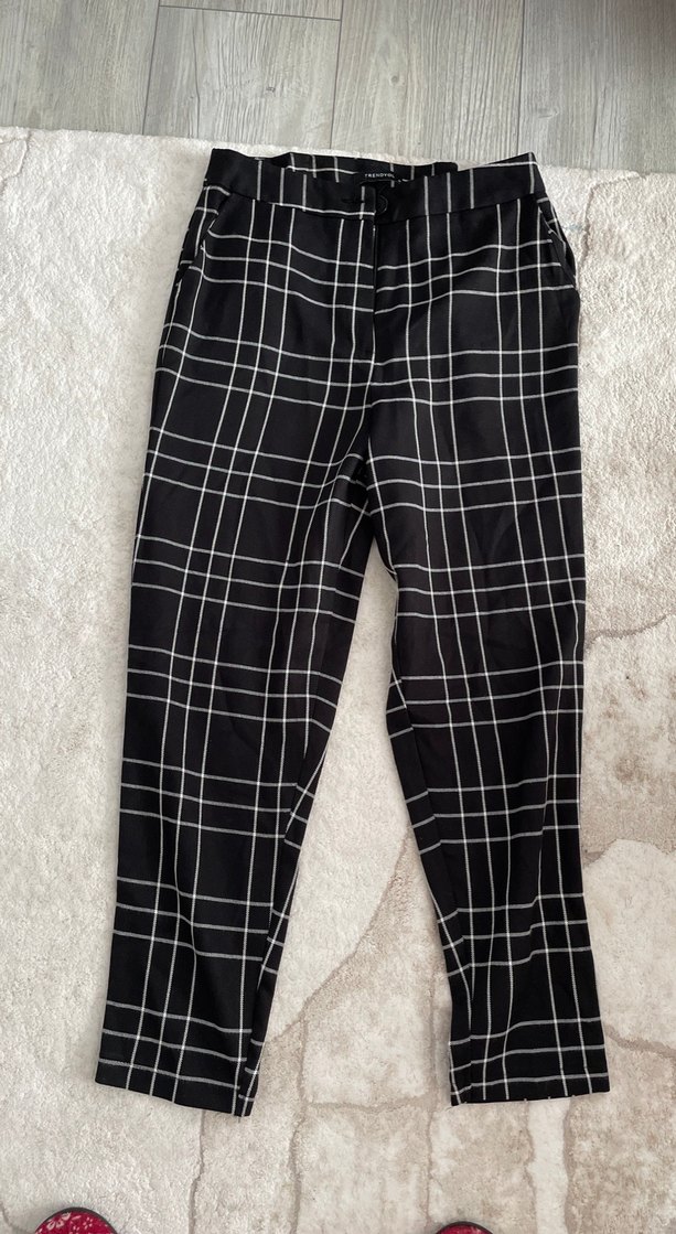 Kadın Siyah Ekose Kemerli Kumaş Pantolon - Görsel 3