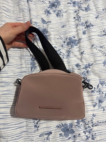 Pull and Bear Askılı çanta