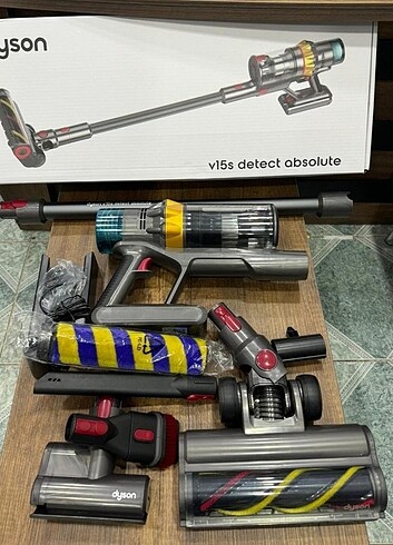 Dyson v15s absolute 