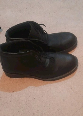 Siyah Minimalist Erkek Bot - Görsel 3