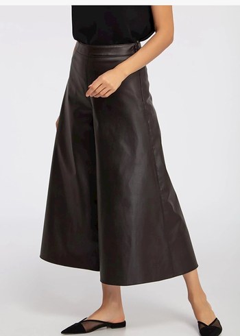 Siyah Deri Mini Geniş Paça Kadın Pantolon - Görsel 3