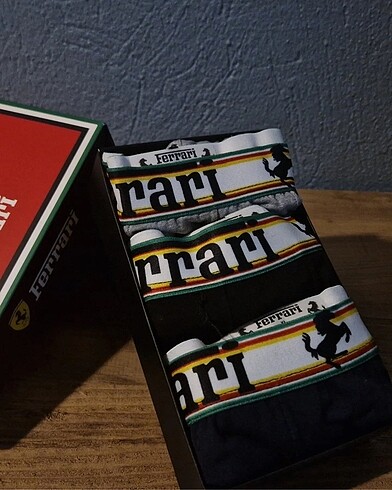 FERRARİ 3?LÜ BOXER