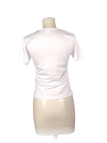 s Beden PreLoved T-shirt %70 İndirimli.
