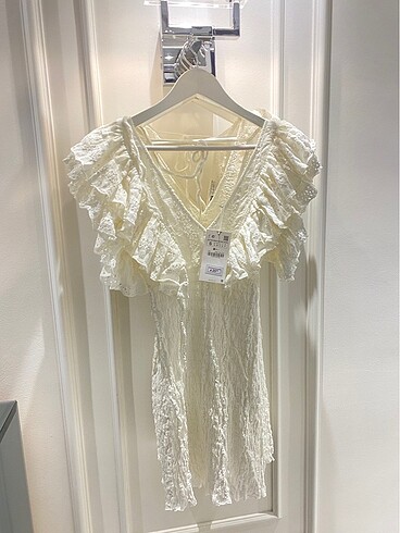 Zara fırfırlı elbise