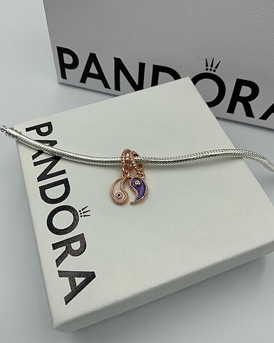 Pandora yin ve yang charm