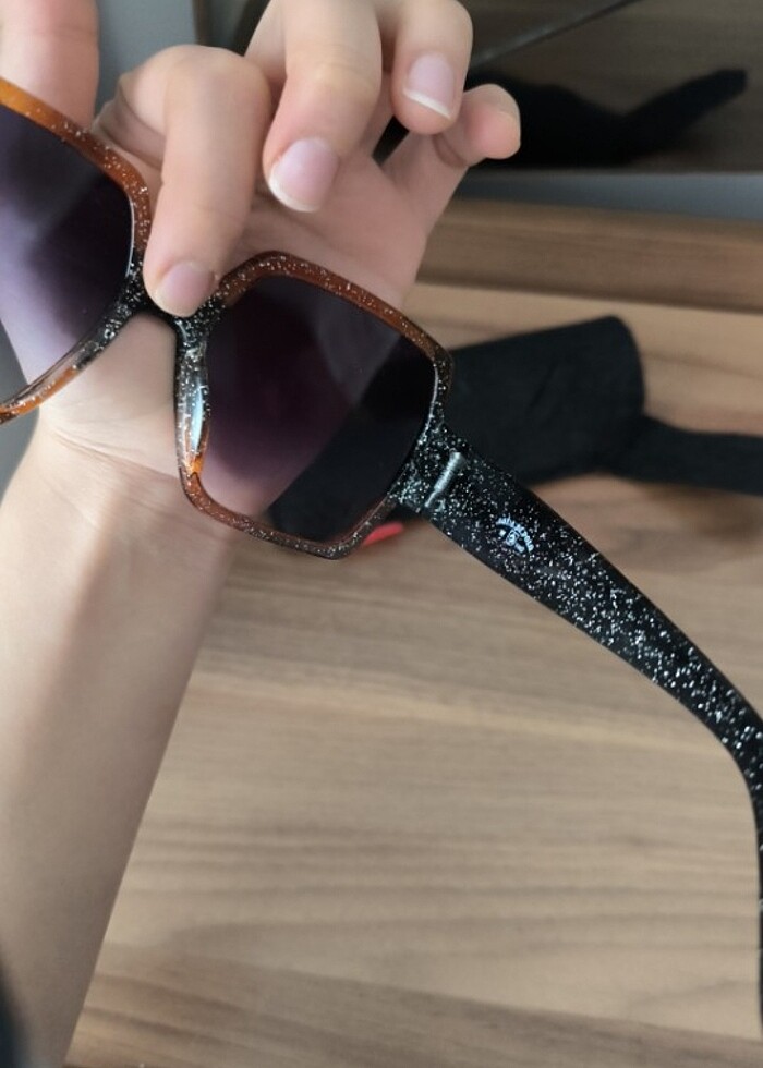 Güneş gözlüğü  - Görsel 4