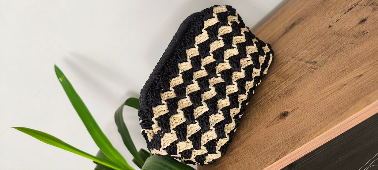 Zebra Desenli Örgü Kadın Portföy Çanta - Görsel 3