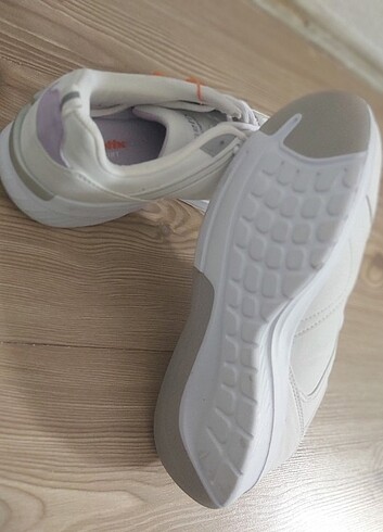 39 Beden beyaz Renk Kinetix kadın spor ayakkabı 