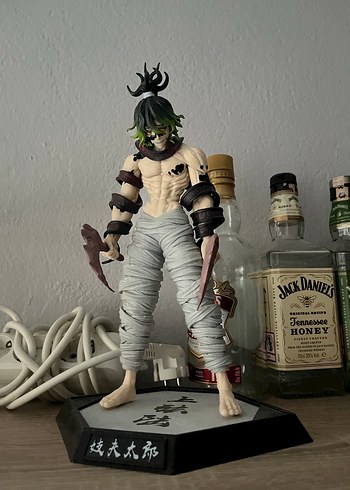 Demon slayer gyutaro aksiyon figürü