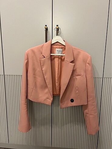 bershka crop blazer