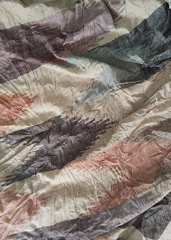 Bej Pastel Tonlarda Batik Desenli halıörtüsü kaymaztabansüngerli - Görsel 4