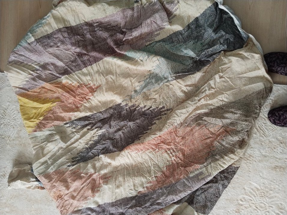 Bej Pastel Tonlarda Batik Desenli halıörtüsü kaymaztabansüngerli - Görsel 4