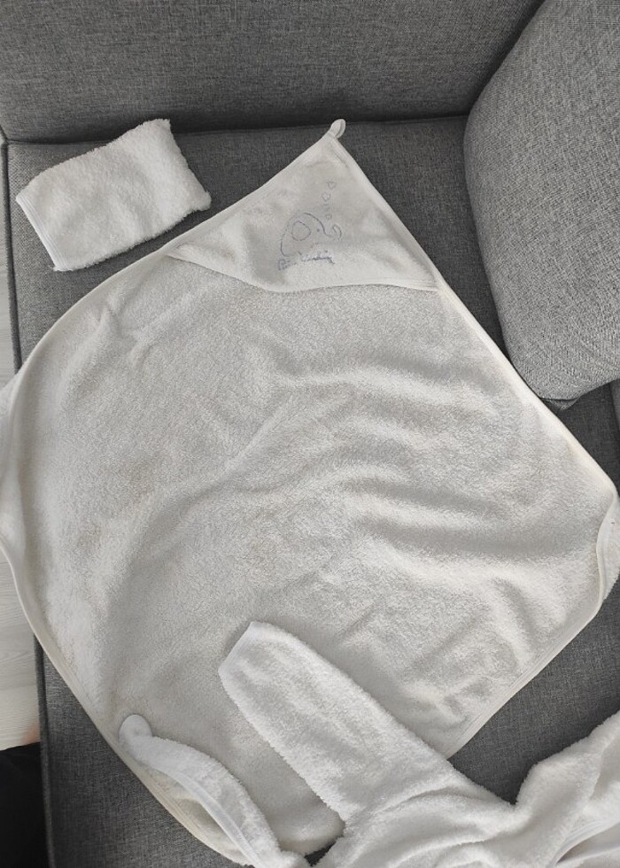 Pierre Cardin Bebek bornoz ve havlu seti - Görsel 2