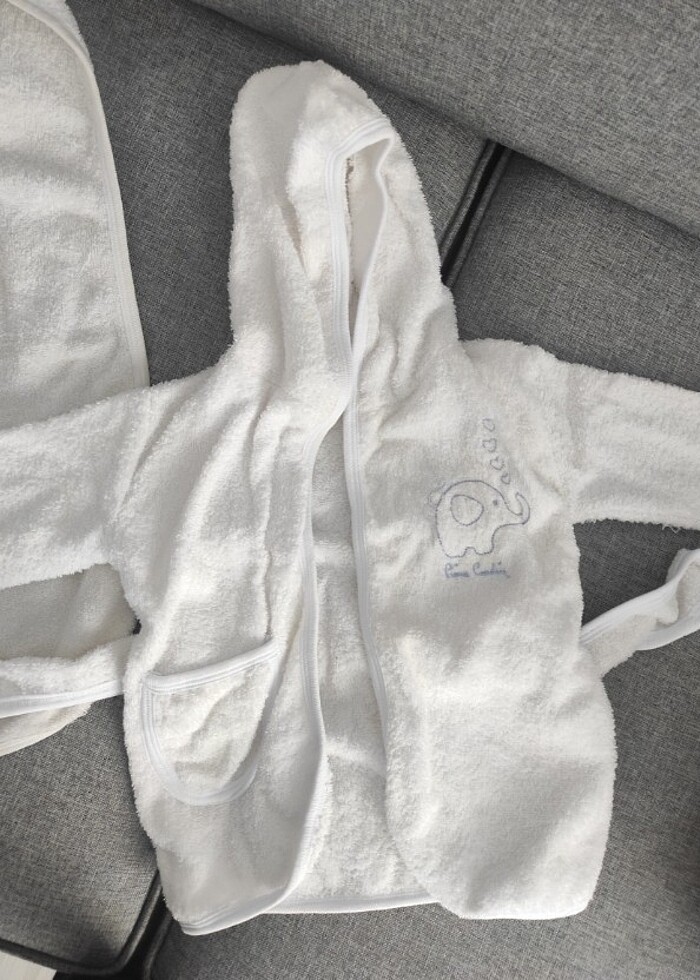 Pierre Cardin Bebek bornoz ve havlu seti - Görsel 3