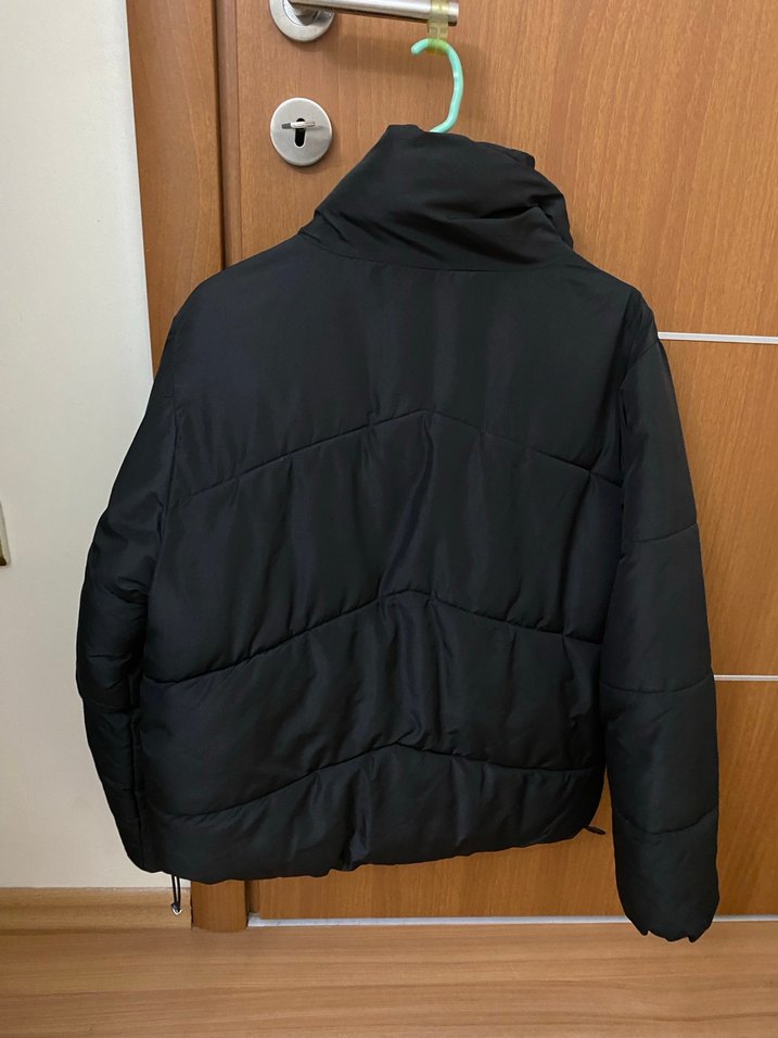 Kadın Siyah Fermuarlı Yüksek Yakalı Mont - Görsel 3