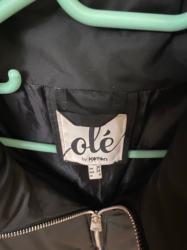 Kadın Siyah Fermuarlı Yüksek Yakalı Mont - Görsel 2