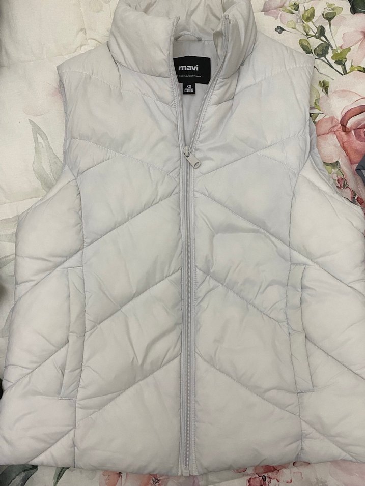 Gri Yüksek Yakalı Fermuarlı Kadın Yelek - Görsel 2