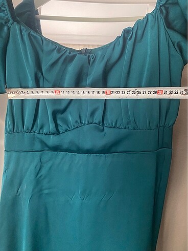 Trendyol milla zümrüt saten elbise 42 - L beden - Görsel 6