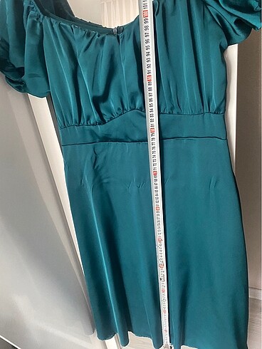 Trendyol milla zümrüt saten elbise 42 - L beden - Görsel 9