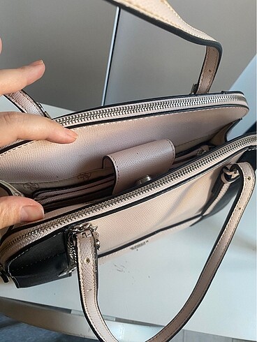 Guess orjinal bayan kol çantası - Görsel 2