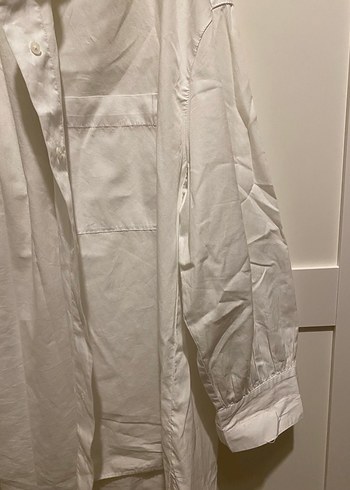 Düğmeli Beyaz Pamuklu Uzun Kollu Gömlek - Görsel 3