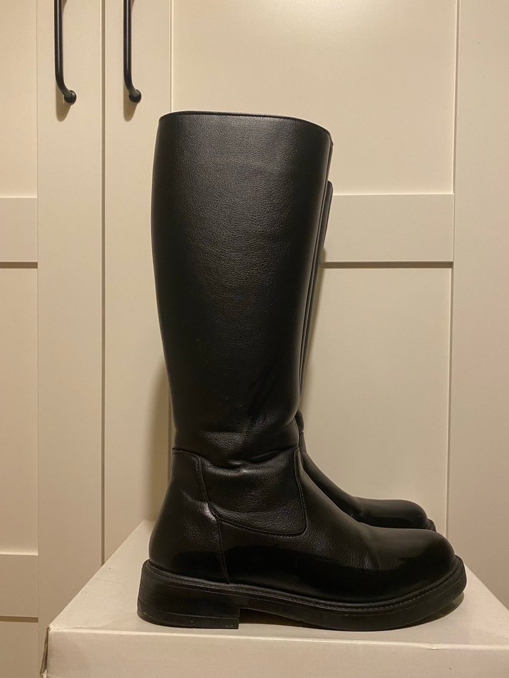 Siyah Deri Dizüstü Çizme Tokalı Topuklu - Görsel 2