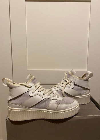 Beyaz Bağcıklı Spor Ayakkabı - Görsel 2