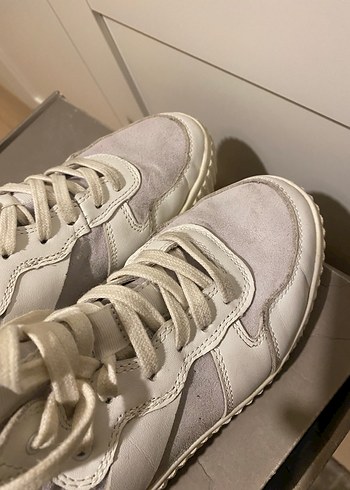 Beyaz Bağcıklı Spor Ayakkabı - Görsel 4