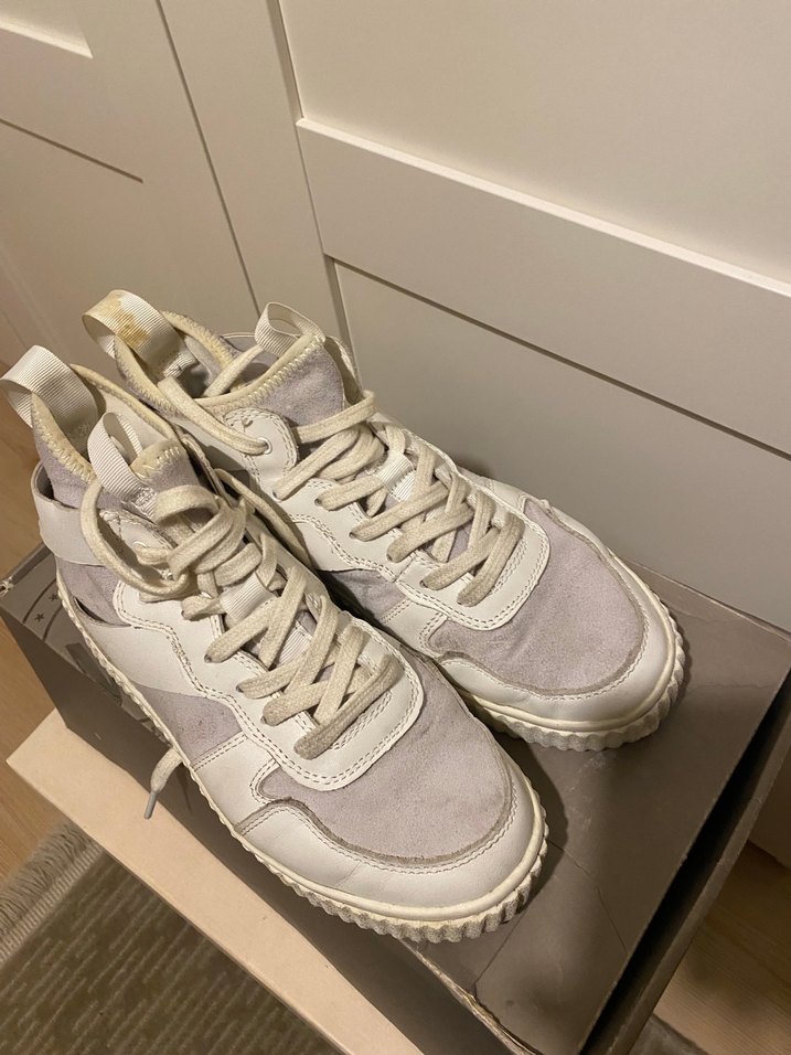 Beyaz Bağcıklı Spor Ayakkabı - Görsel 3