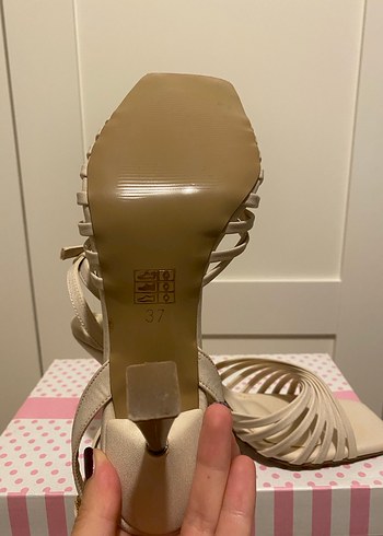 Bej Topuklu Kadın Sandalet - Görsel 9