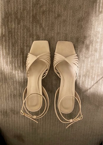 Bej Topuklu Kadın Sandalet - Görsel 2