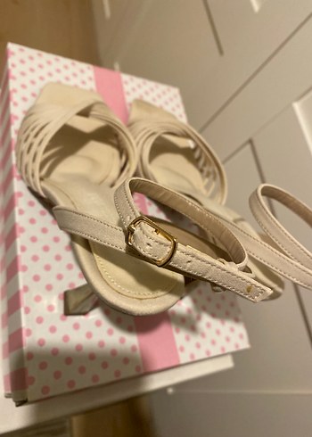 Bej Topuklu Kadın Sandalet - Görsel 5