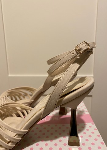 Bej Topuklu Kadın Sandalet - Görsel 4