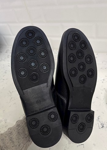 Siyah Minimalist Erkek Bot - Görsel 5