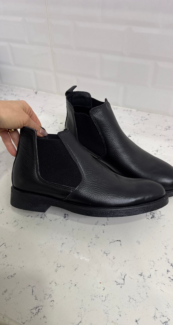 Siyah Minimalist Erkek Bot - Görsel 3