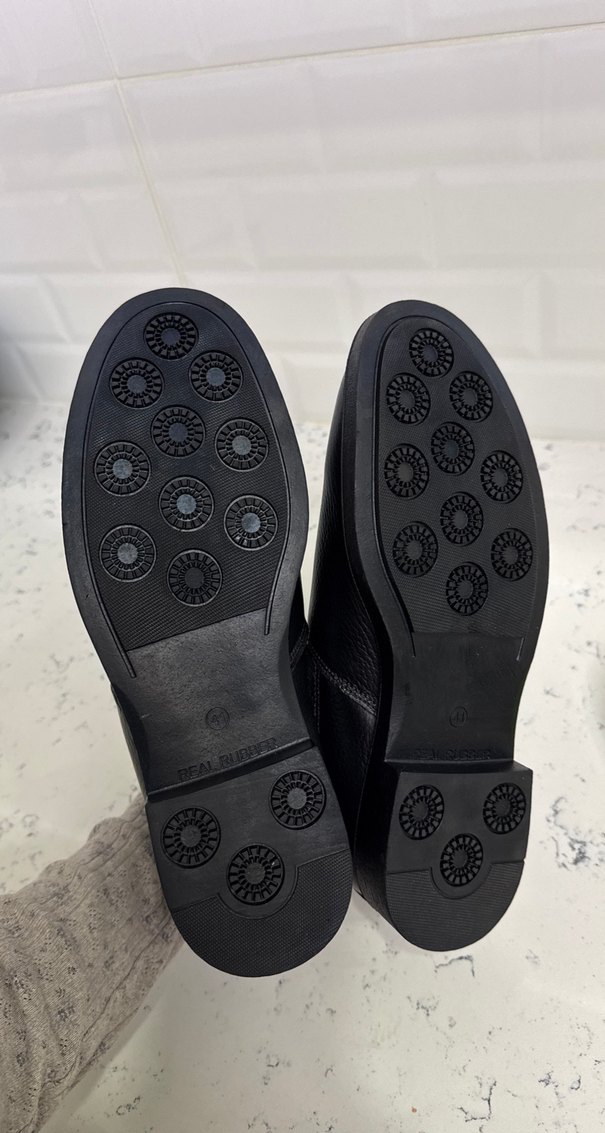 Siyah Minimalist Erkek Bot - Görsel 5