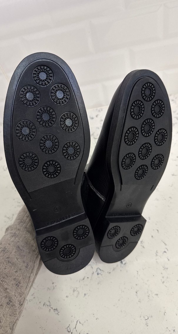 Siyah Minimalist Erkek Bot - Görsel 4