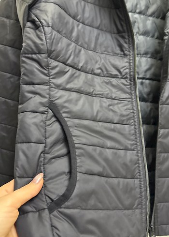 Siyah Fermuarlı Minimalist Kadın şişme mont - Görsel 3