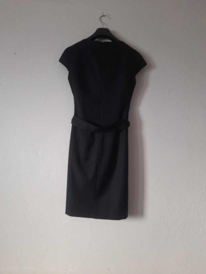 Siyah Midi V Yakalı Kemerli Elbise - Görsel 4