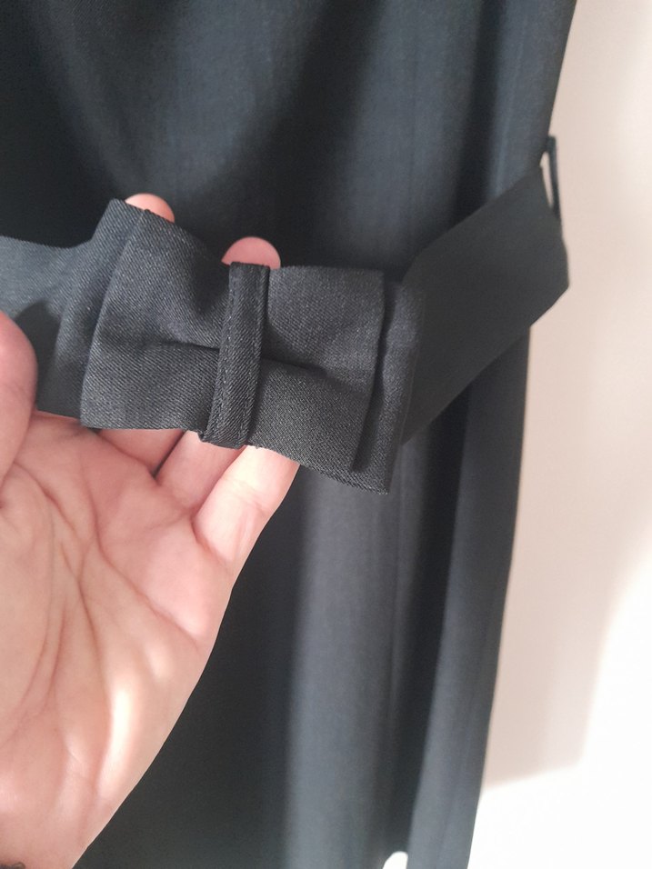 Siyah Midi V Yakalı Kemerli Elbise - Görsel 3