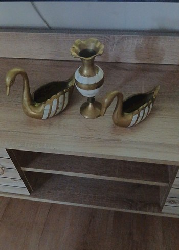 Diğer Beyaz Detaylı Pirinç Vazo ve Kuğu Seti