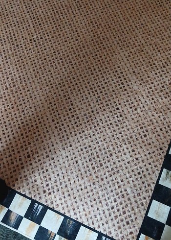 Kahverengi Kare Desenli Geleneksel Halı - Görsel 3