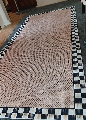 Kahverengi Kare Desenli Geleneksel Halı - Görsel 2