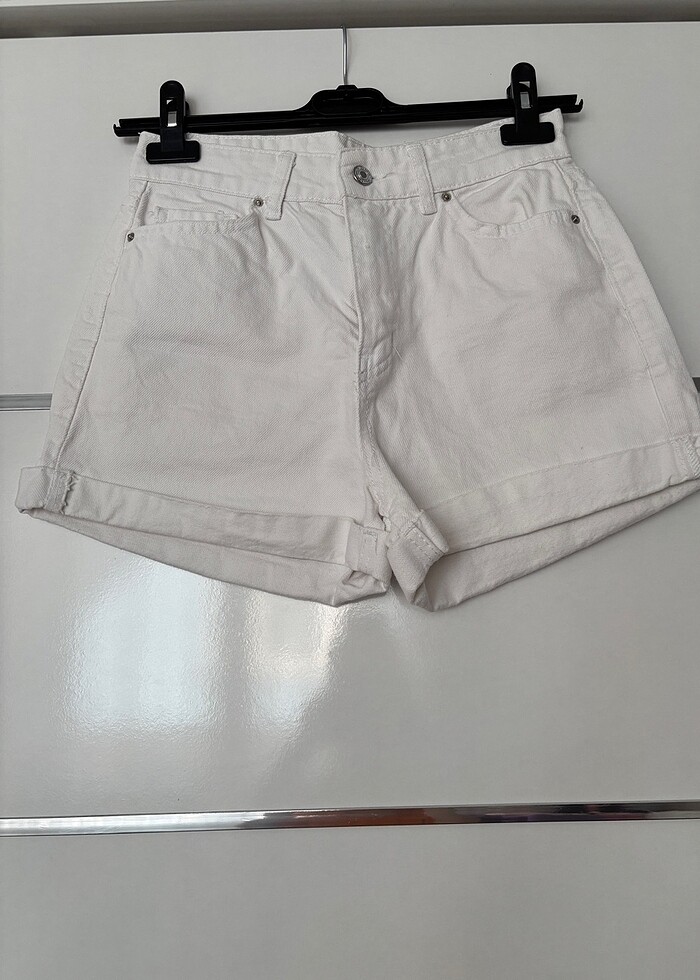 Beyaz şort - Görsel 2