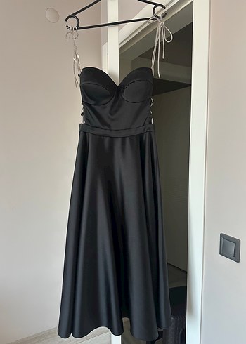 Siyah Straplez Işıltılı Bağlama Askılı Midi Elbise - Görsel 6